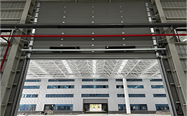 尖扎工业提升门