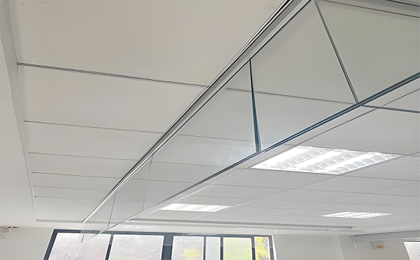 尖扎玻璃挡烟垂壁