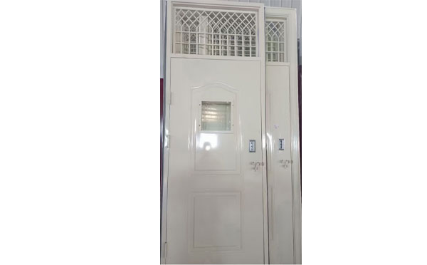 尖扎学校教室门