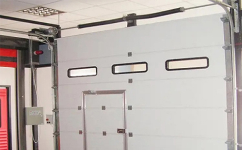 尖扎工业提升门的安装方法