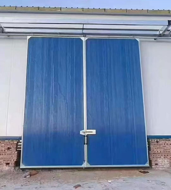 尖扎工业门在大型仓储物流通道中的应用实例