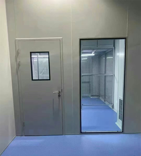 学校教学楼完成尖扎防火门标准化安装